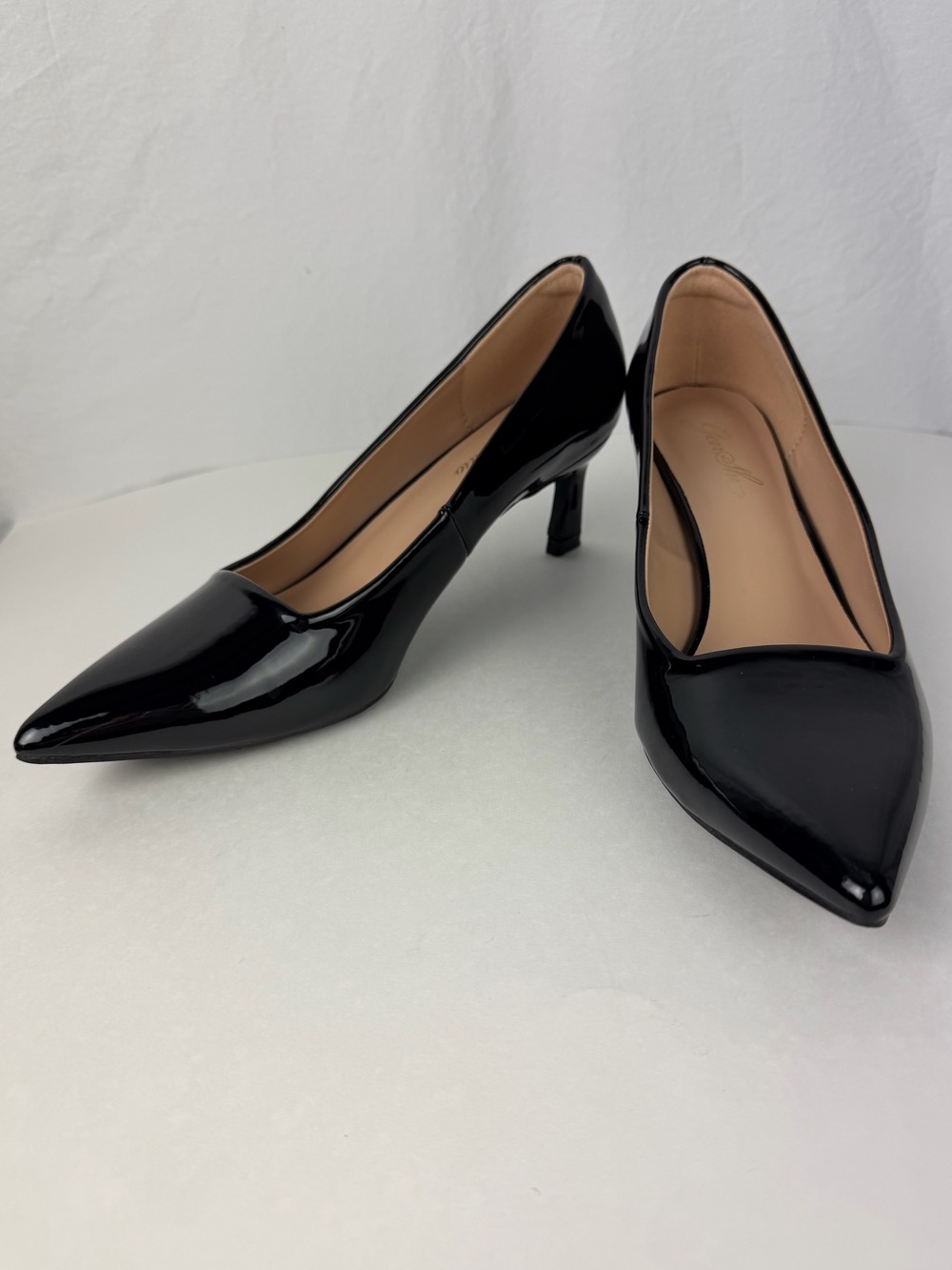 GENSHUO Black Patent Leather Kitten Heels-Size 8.5-Pointed Toe-Faux Leather